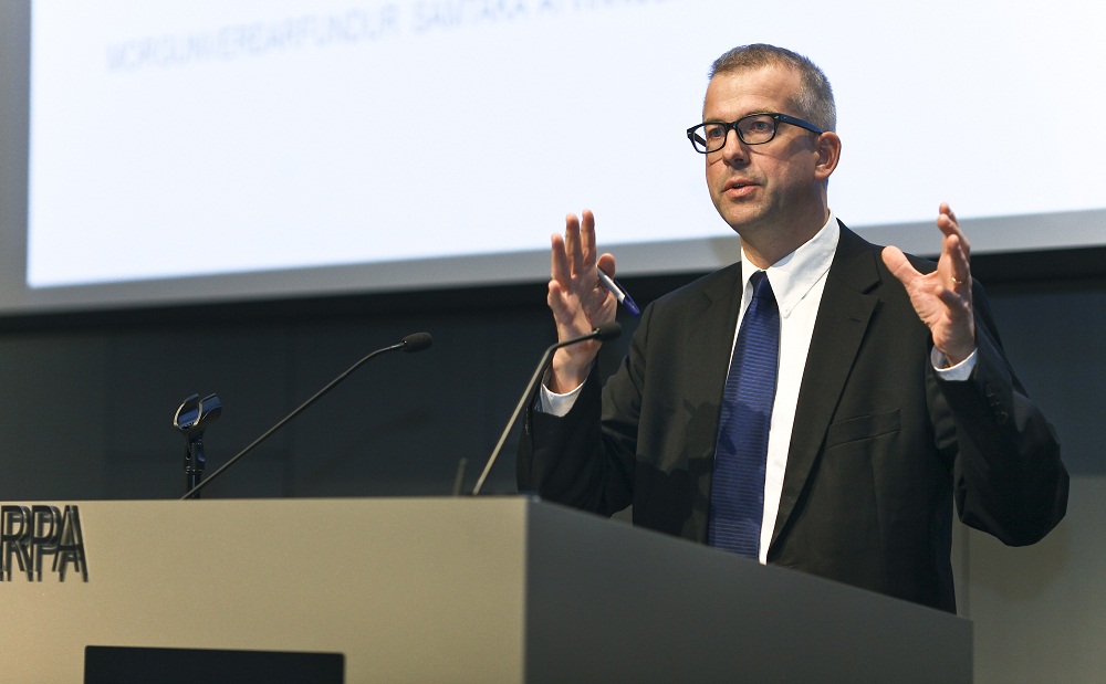 Eggert B. Guðmundsson