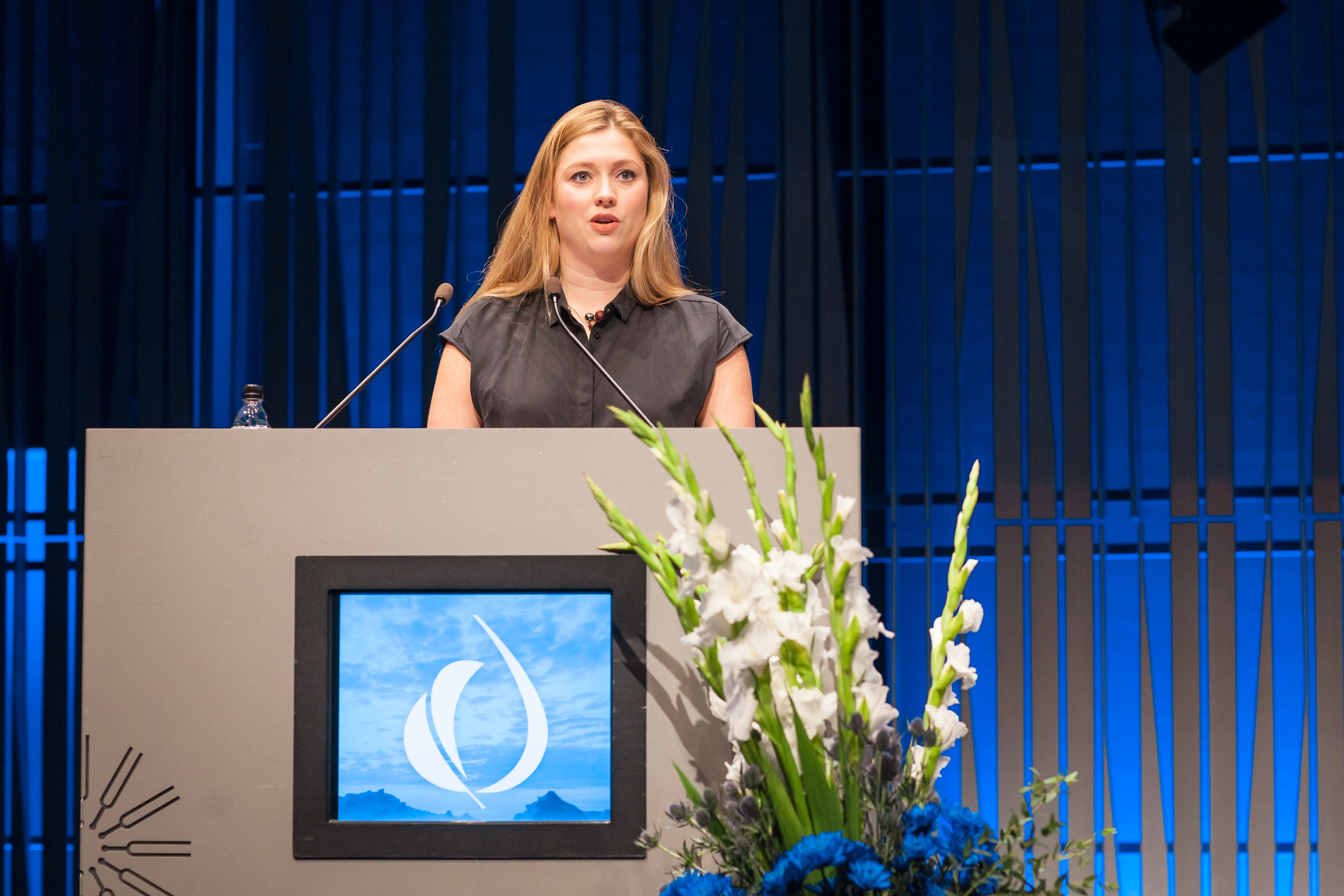 Lovísa - fundarstjóri.jpg