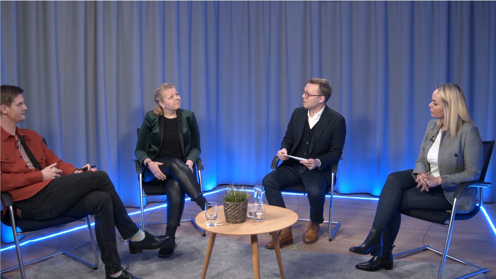 panell strax í dag.jpg